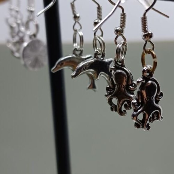 Lot of 4 Earrings Nautical Theme Silvertone Octopus Dolphin Compass Anchor - Picture 3 of 12